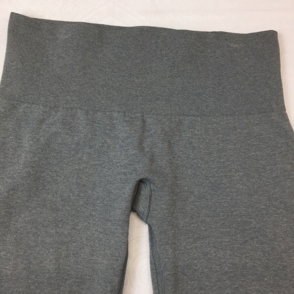 Lululemon Seamless, Capris Leggins, grey size 6 - Picture 4 of 11